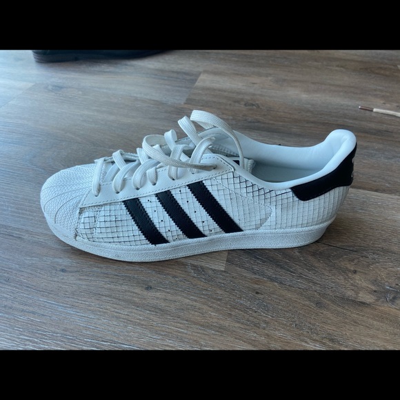 Adidas - Picture 3 of 4